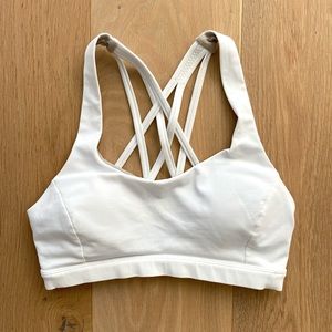 Lululemon Free To Be Serene bra white size 4